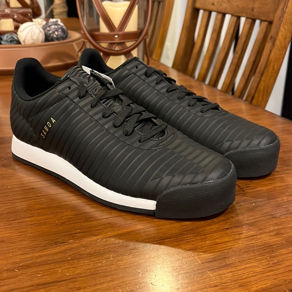 Adidas Samoa Plus Shoes Sneakers new D69362 black gold Men’s Size 9.5
